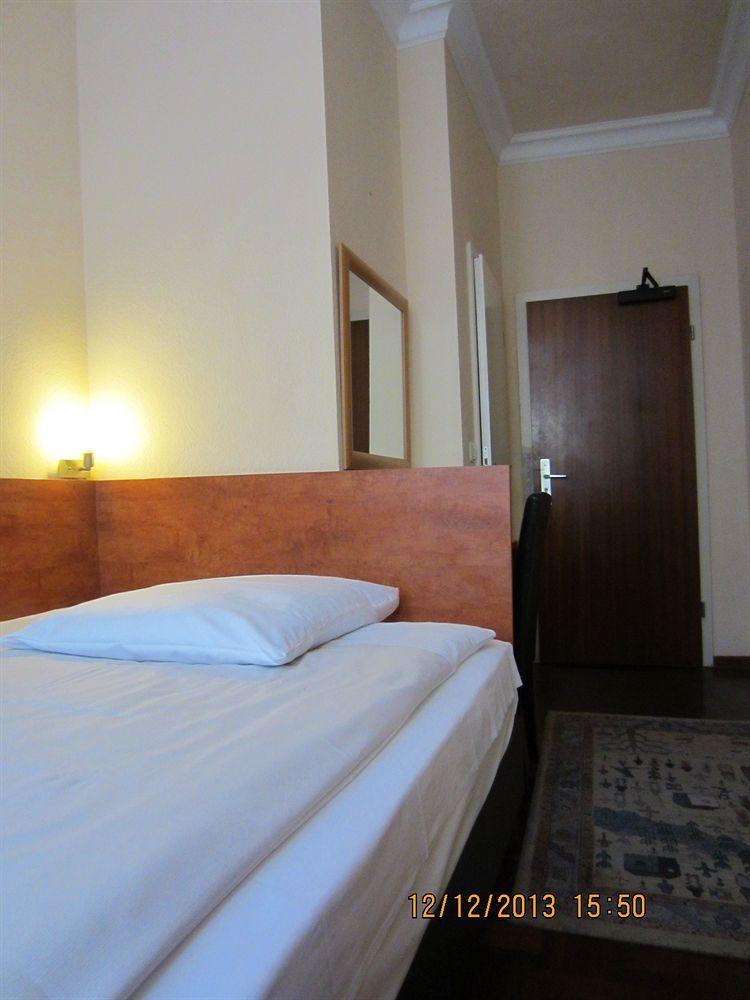 Altstadt Hotel Rheinblick Дюссельдорф Экстерьер фото