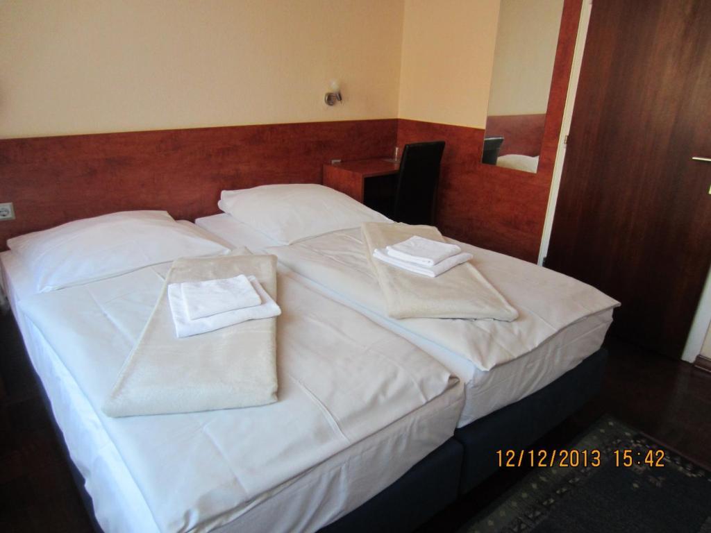 Altstadt Hotel Rheinblick Дюссельдорф Номер фото